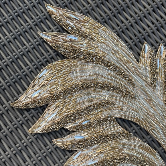 Kim Seybert Gold Leaf Swirl Table Runner - NWT - Picture 6 of 14